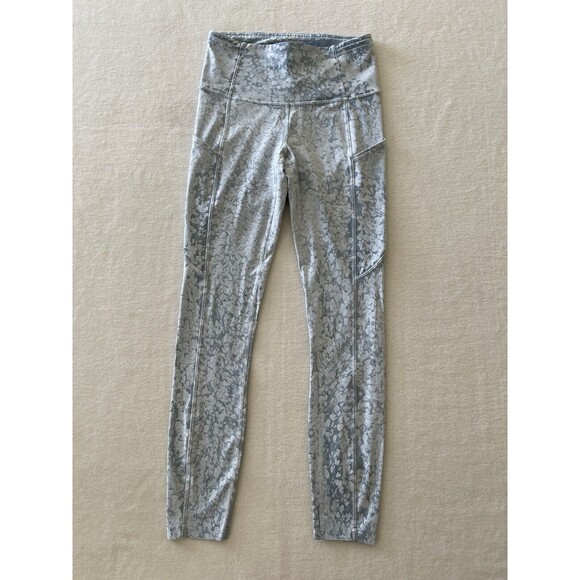 lululemon High-Rise Legging with Pockets Sz 4 Light Blue/White athleisure - Picture 10 of 12
